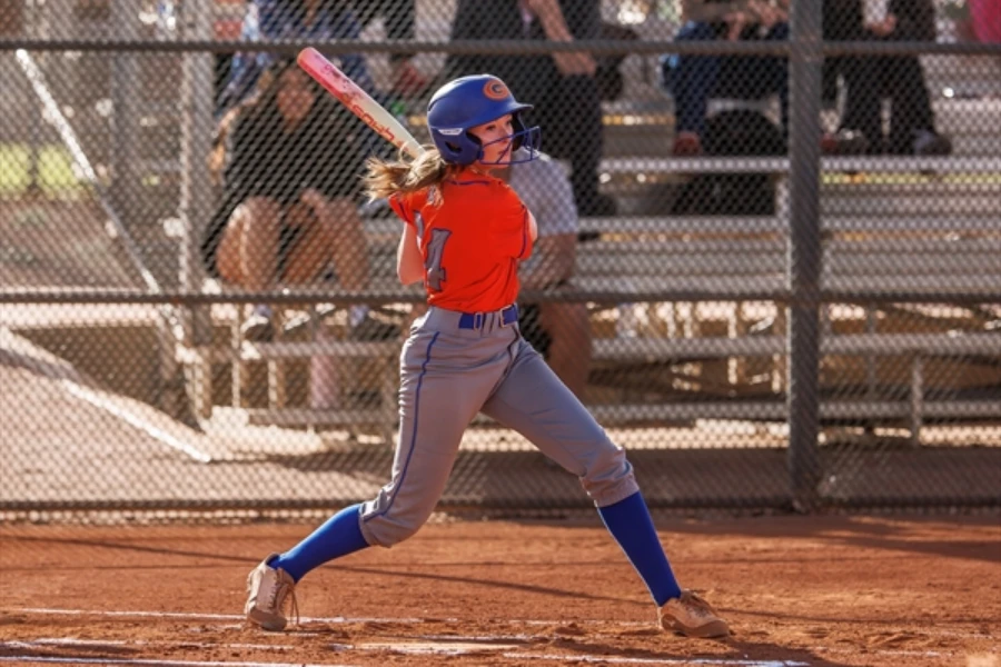 Payton Christiansen catching action